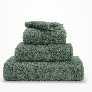 Peškir // „Super Pile“ / Evergreen